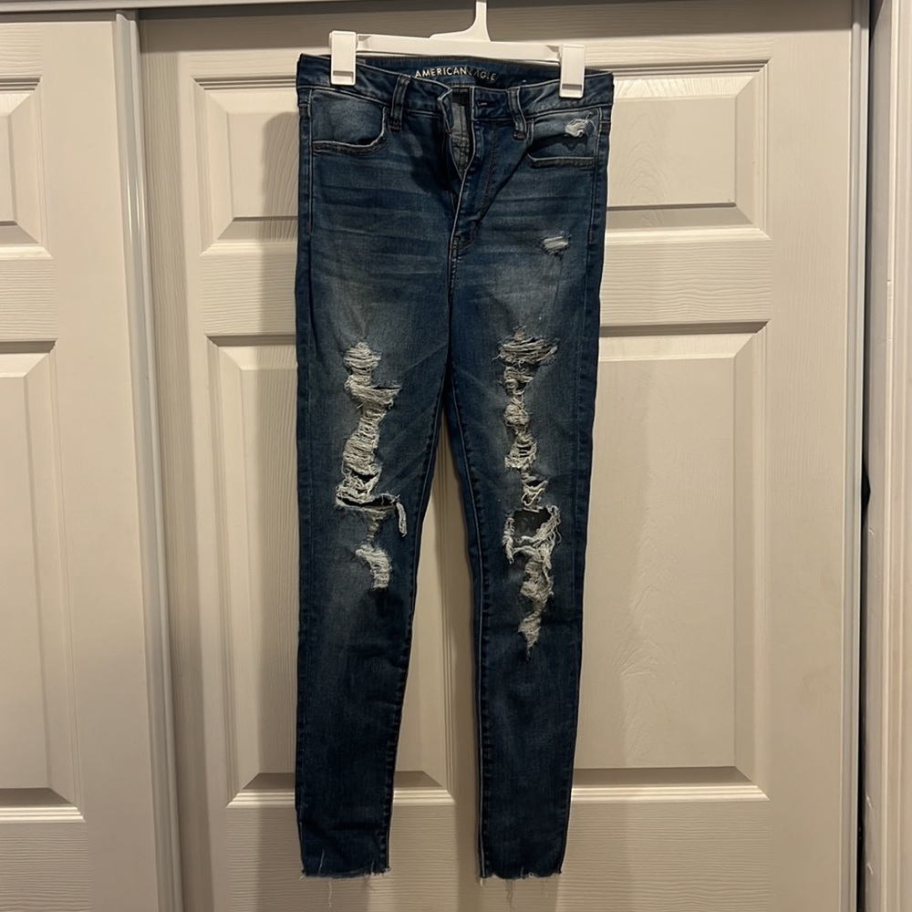 American Eagle Super Hi Rise Jeggings. Size 8, excellent condition